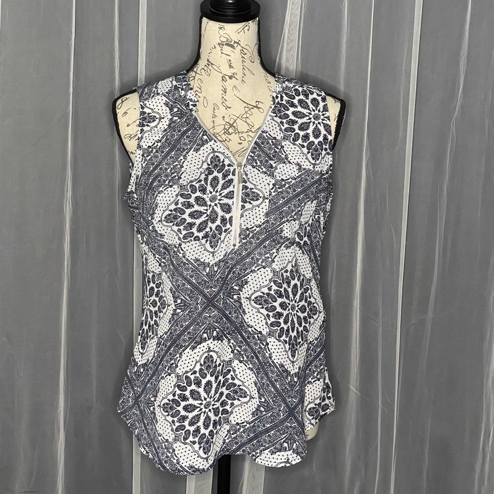 New York and co Soho Sleeveless zipper front